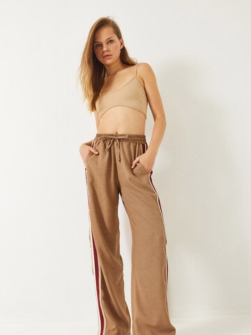 Bianco Lucci Loosefit Παντελόνι σε μπεζ