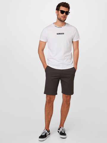 Iriedaily Regular Shorts 'Easy City' in Grau