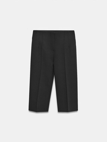 Dilvin Slim fit Pleated Pants in Black: front