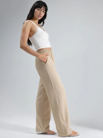 Hiccup Loose fit Trousers in Beige