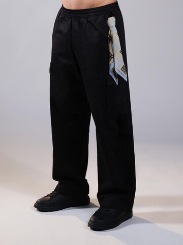 Alessandro Magno Loose fit Cargo Pants 'CORE' in Black: front