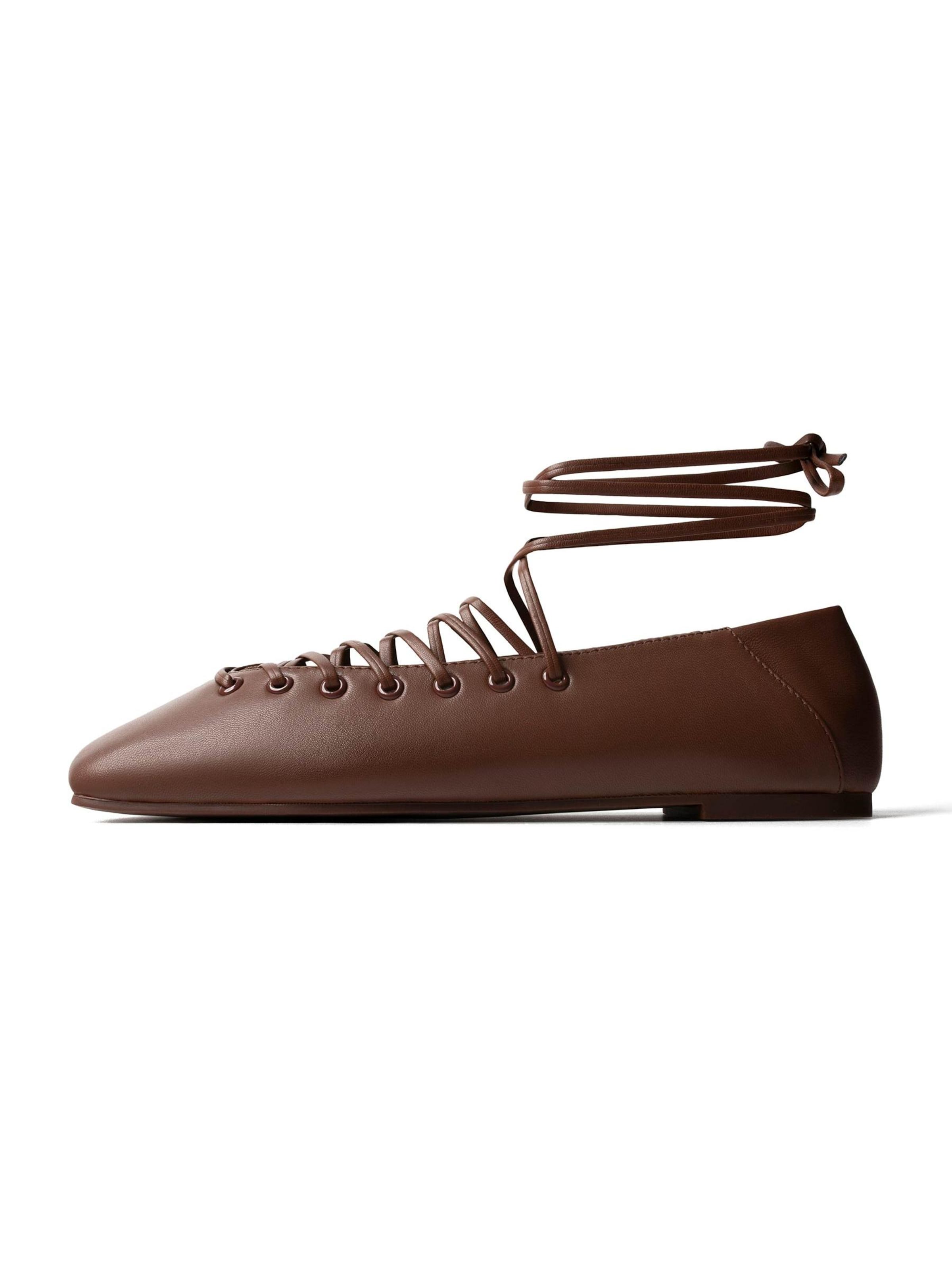 L37 HANDMADE SHOES Ballerina met riempjes 'IN THE SHAPE OF YOU' in Bruin: voorkant