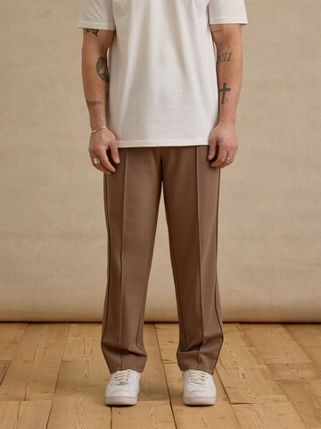 DAN FOX APPAREL - regular Pantalón 'Bastian' en beige: frente