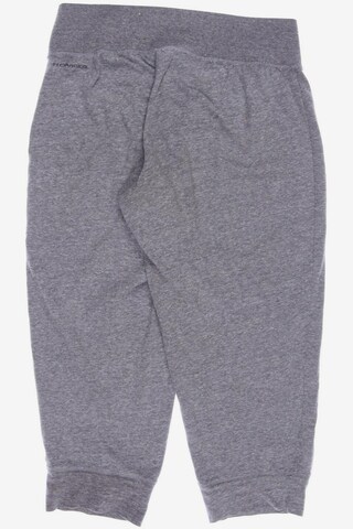 UNDER ARMOUR Stoffhose S in Grau