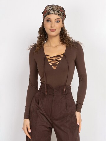 JIORO Blouse body 'ESSENTIALS' in Bruin