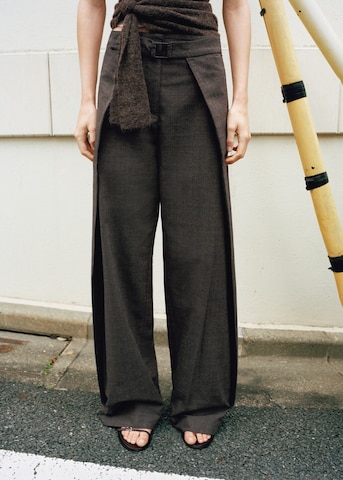 MANGO Regular Pleat-Front Pants 'Yen' in Brown: front