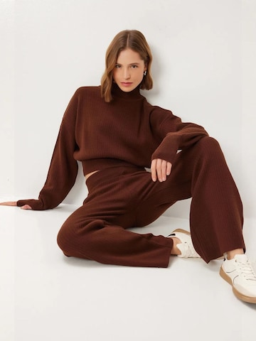 Completo pantalone di Happiness İstanbul in marrone