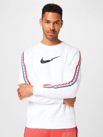 Nike Sportswear Sweatshirt in Weiß: predná strana