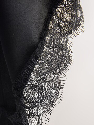 Next - Chal en negro