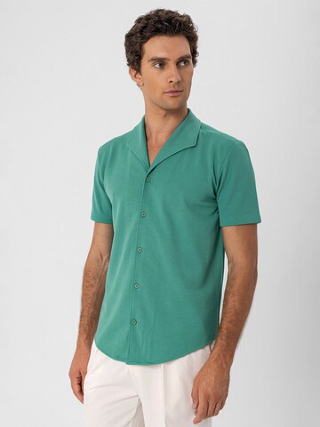 Regular fit Camicia di Antioch in verde