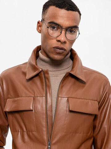 Antioch Between-season jacket in Brown