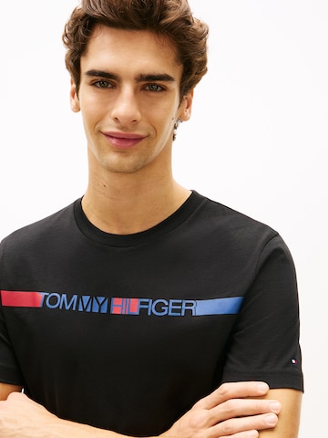 TOMMY HILFIGERMajica 'BRAND LOVE' - crna boja