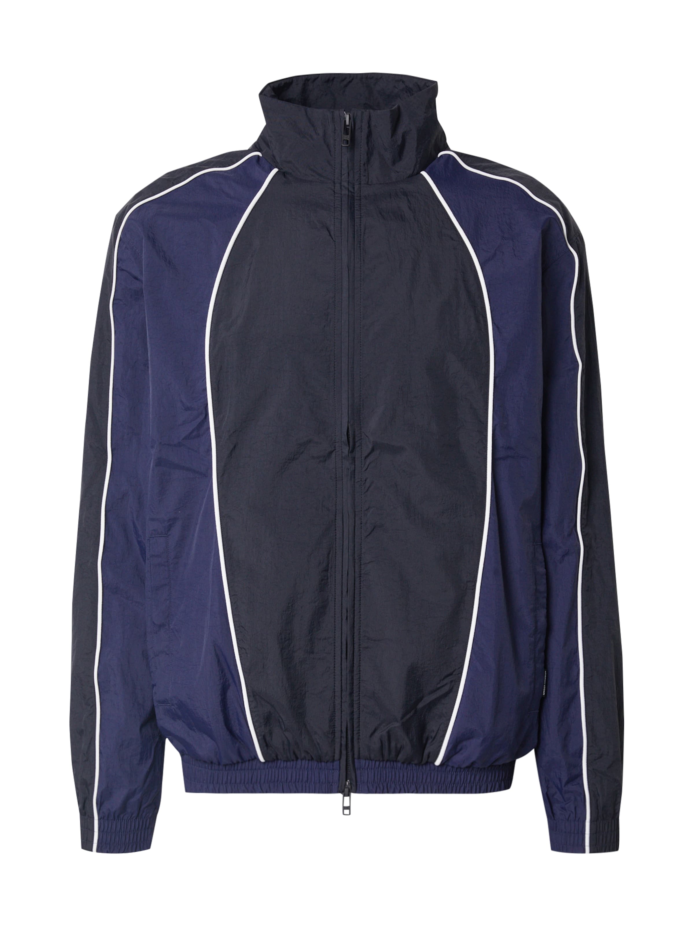 UNDER ARMOUR Sportjacka 'Best Track' i svart: framsida