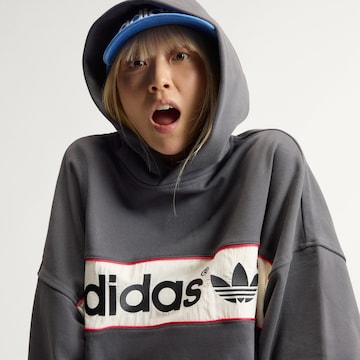 Sweat-shirt 'AdiSignature NY ' ADIDAS ORIGINALS en noir