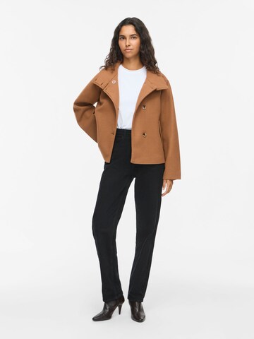 VILA - Chaqueta de entretiempo en marrón