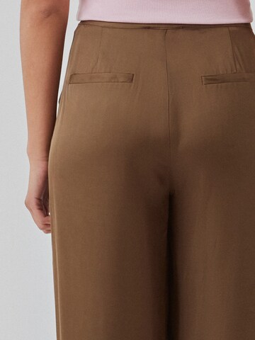 modström Loose fit Pleat-Front Pants 'Carwyn' in Brown