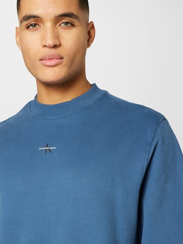 Calvin Klein Jeans Sweatshirt in Blau