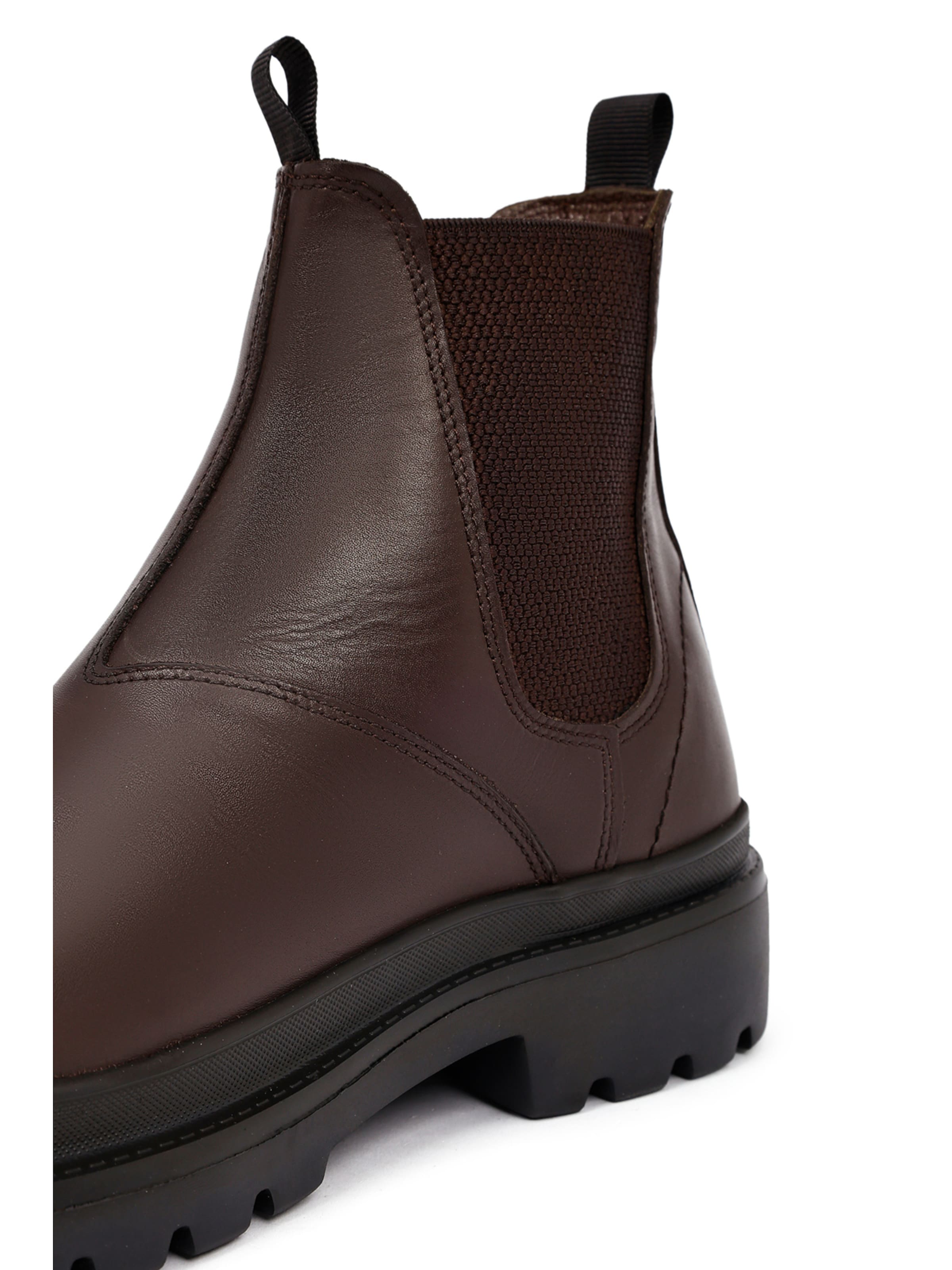 Derimod Chelsea boots in Brown