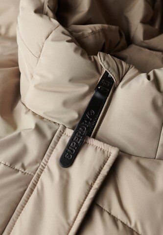 Superdry Tussenjas in Beige