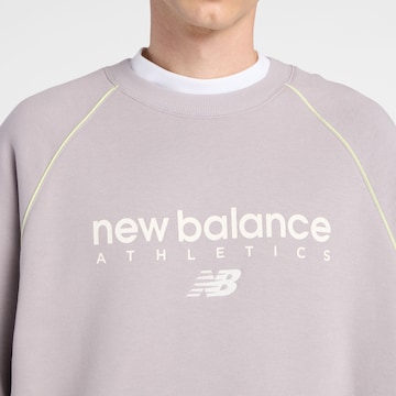 new balance Sweatshirt 'Trackside Fleece Crew' in Grijs