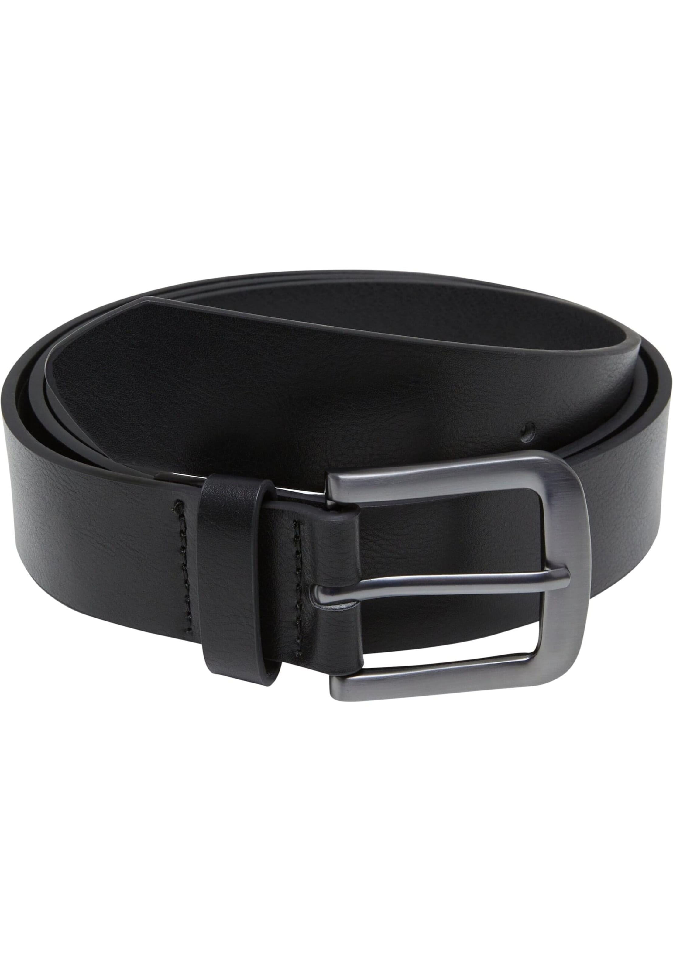 Urban Classics Belt in Black: front