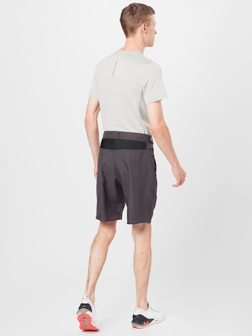 Regular Pantaloni sport de la CMP pe gri