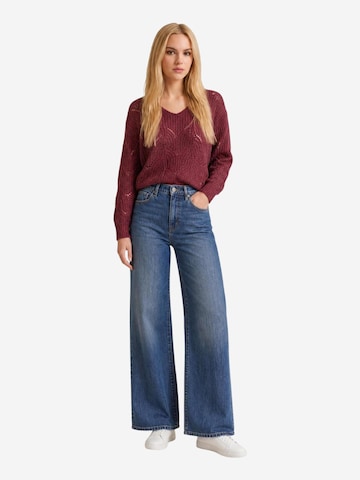 Pullover 'JDYBADUT L/S V-NECK STRUC GLITT PULL KNT 15302387' di JDY in rosso