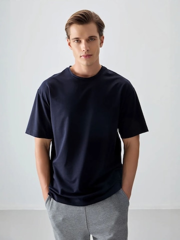 Tommy Life - Camisa em azul: frente