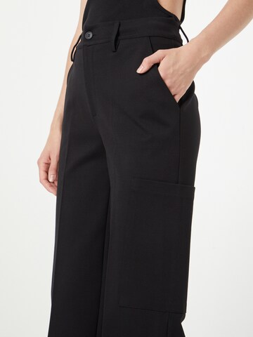 Cartoon Regular Trousers with creases in Black