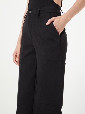 Cartoon Regular Pleated Pants in Black