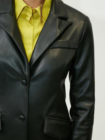 Blazer 'Faux' di Influencer in nero