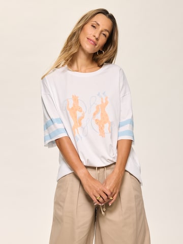 Kamila Šikl Shirt in Wit: voorkant