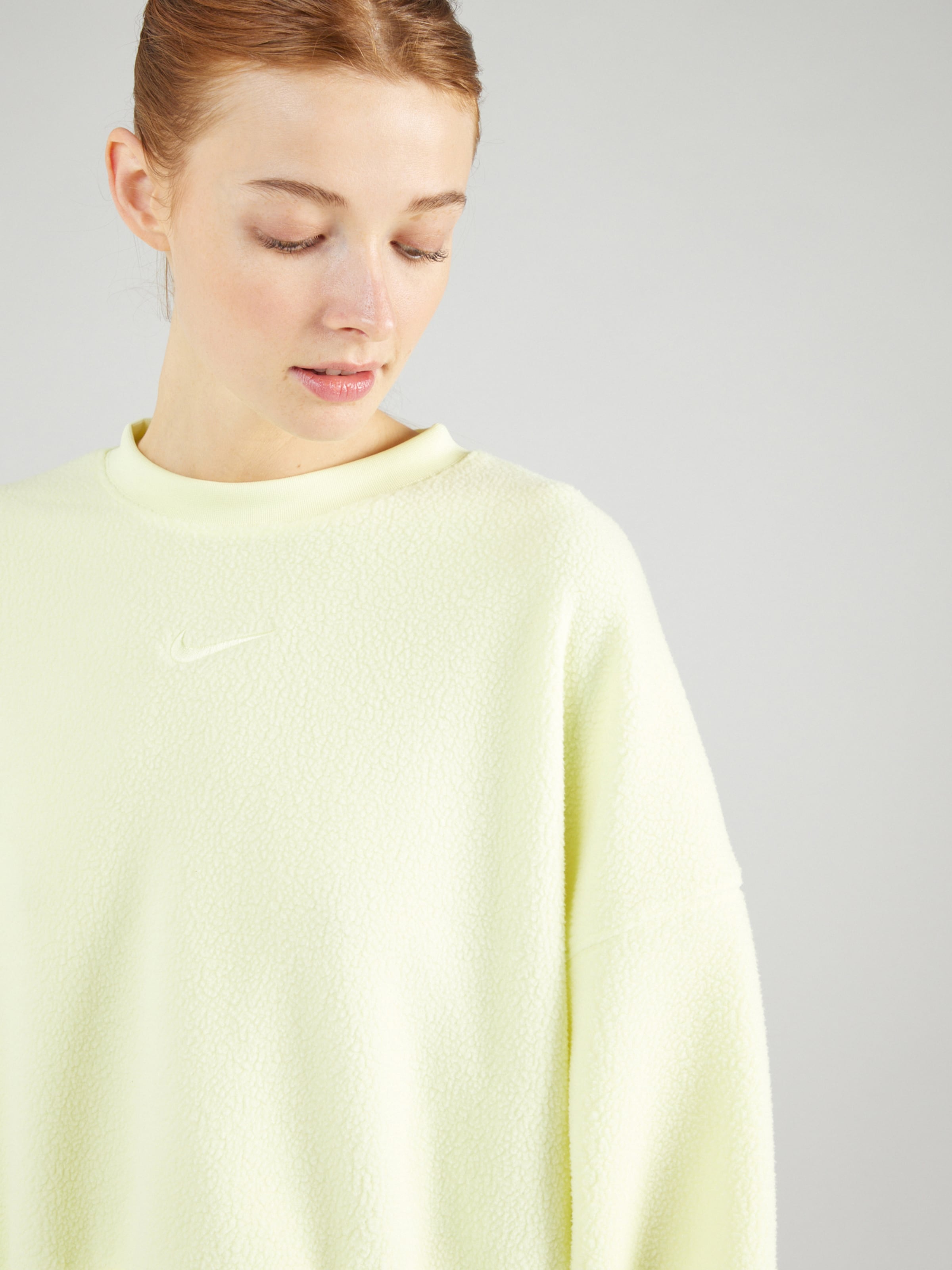 Nike Sportswear Sweatshirt in Light Green ABOUT YOU