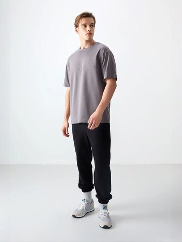 Tommy Life T-Shirt in Grau