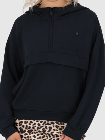 Alife and KickinSweater majica 'MajviAK' - crna boja