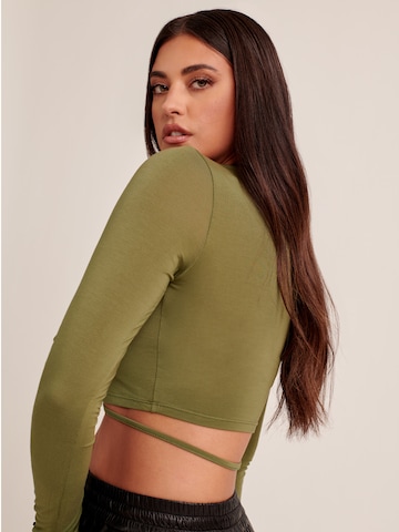 ABOUT YOU x Antonia Shirt 'Delia' in Green