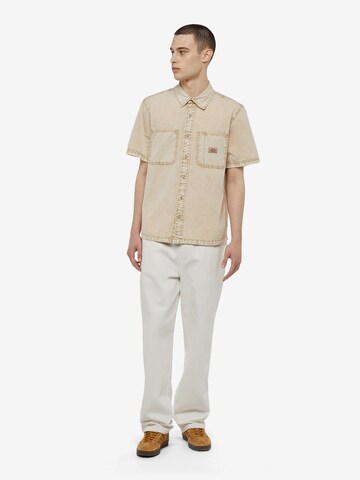 DICKIES - Ajuste regular Camisa 'NEWINGTON' en beige