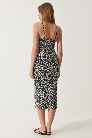 Robe Happiness İstanbul en noir