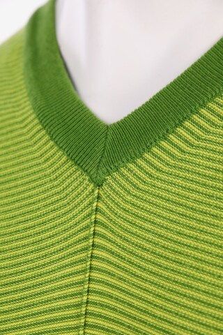 Harmont & Blaine Sweater & Cardigan in L in Green