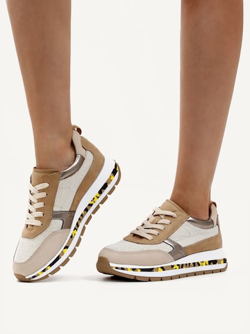 CAPRICE Sneaker in Beige: predná strana