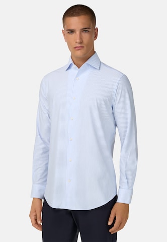 Coupe regular Chemise Boggi Milano en bleu : devant