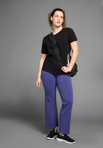 KangaROOS Flared Pants in Blue