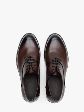 Scarpa stringata '288-32' di Estro in marrone