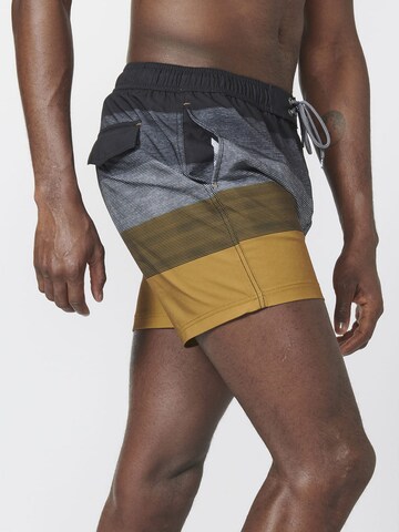 KOROSHI Board Shorts in Mixed colors
