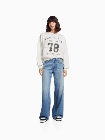 Bershka Sweatshirt in Beige
