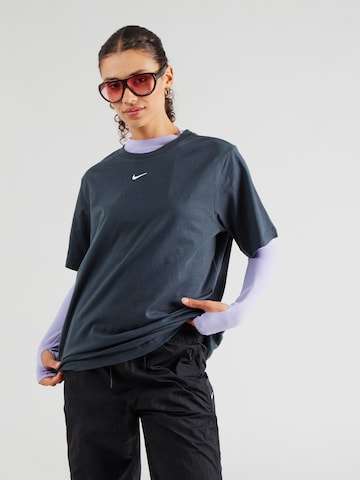Nike Sportswear Póló 'Essential' - zöld: elől