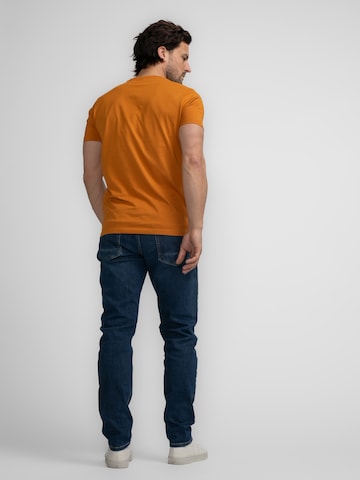 Petrol Industries - Camiseta '35 years' en marrón