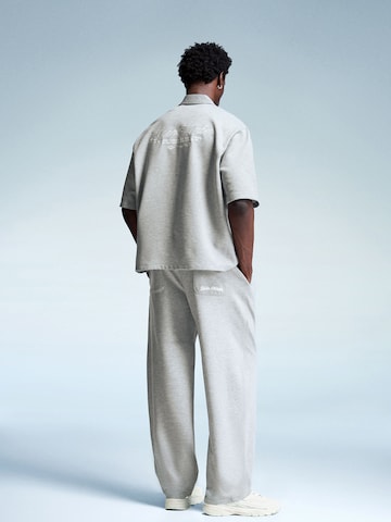 Baggy Pantalon Bershka en gris