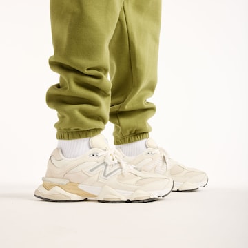 new balance Tapered Hose 'Essentials' in Grün