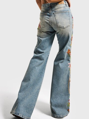 IT'S BASIC Flared Jeans 'FLARE MID RISE JEANS' in Blauw